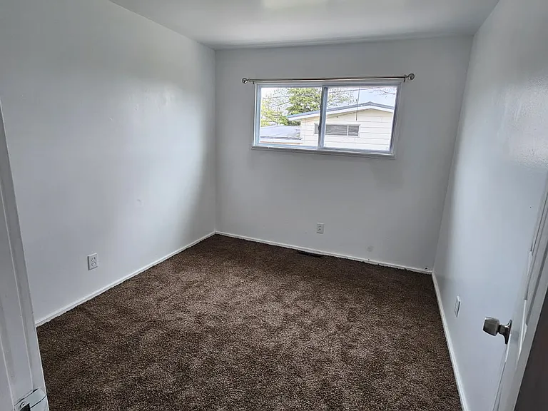7 Evergreen Dr — Photo 11