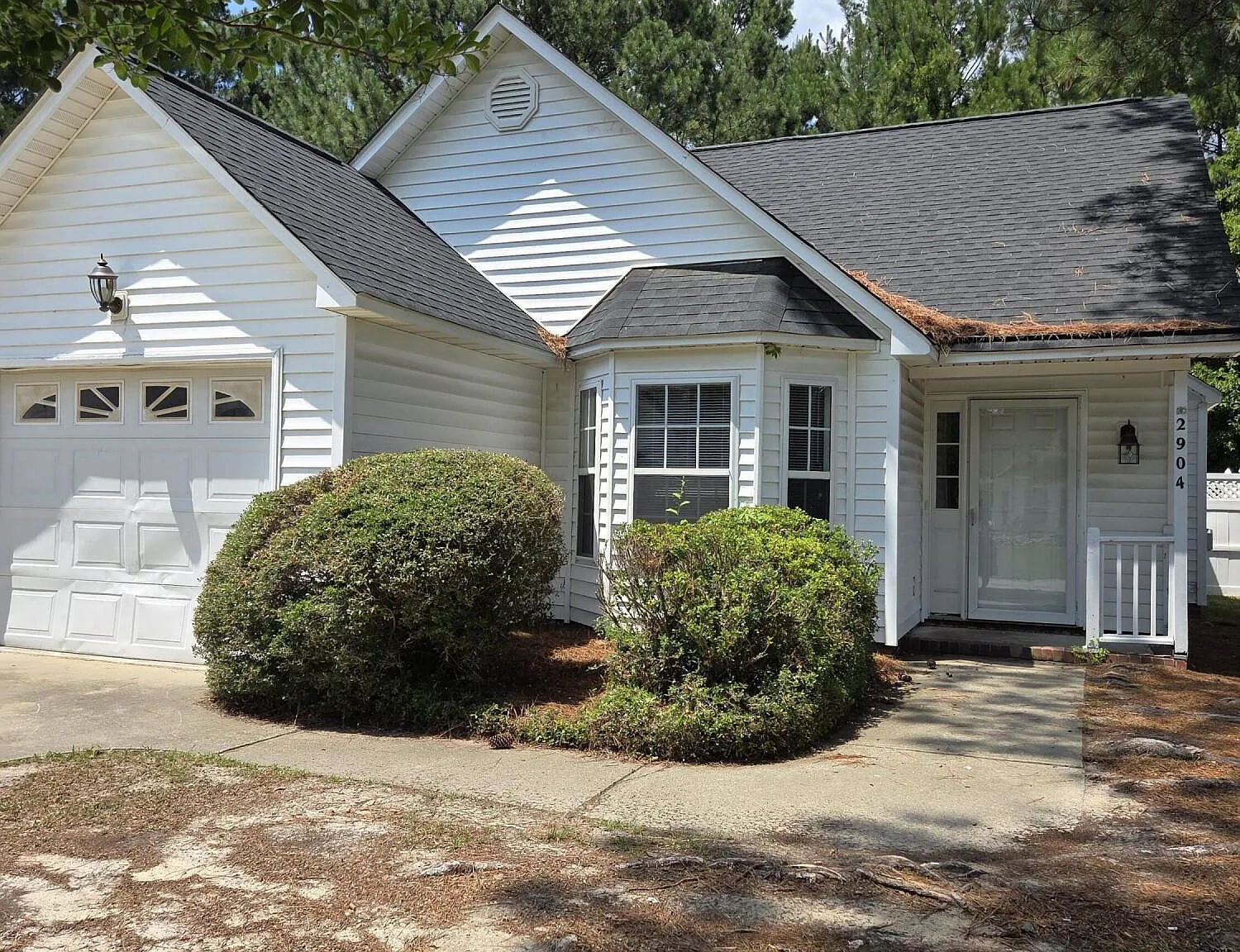 3 bed, 2.0 bath, 1302 sqft, $1,530 — Photo 1