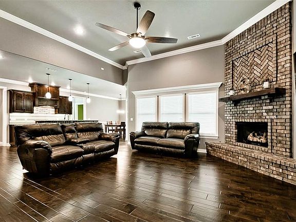 3rd image of 475 S Browning Cir