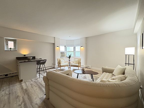 3rd image of 4950 N Marine Dr APT 401