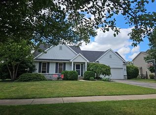 8079 Michelle Ln, Lambertville, MI 48144