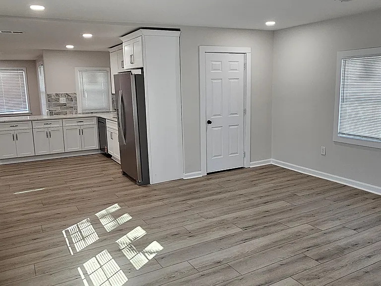 3820 Montgomery Ave — Photo 5
