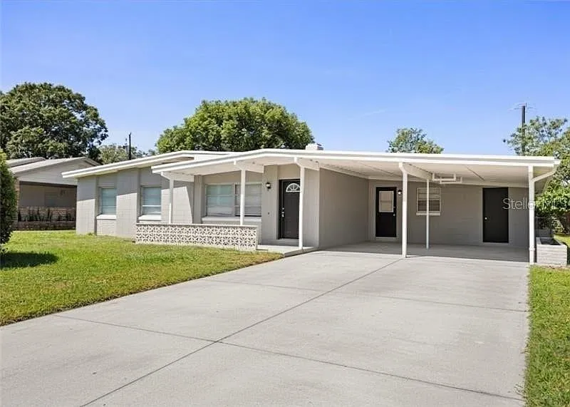 4 bed, 2.0 bath, 1627 sqft, $2,500 — Photo 1