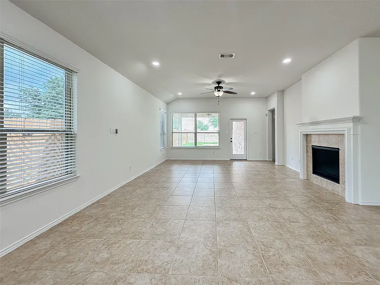 25322 Alverstone Dr — Photo 9