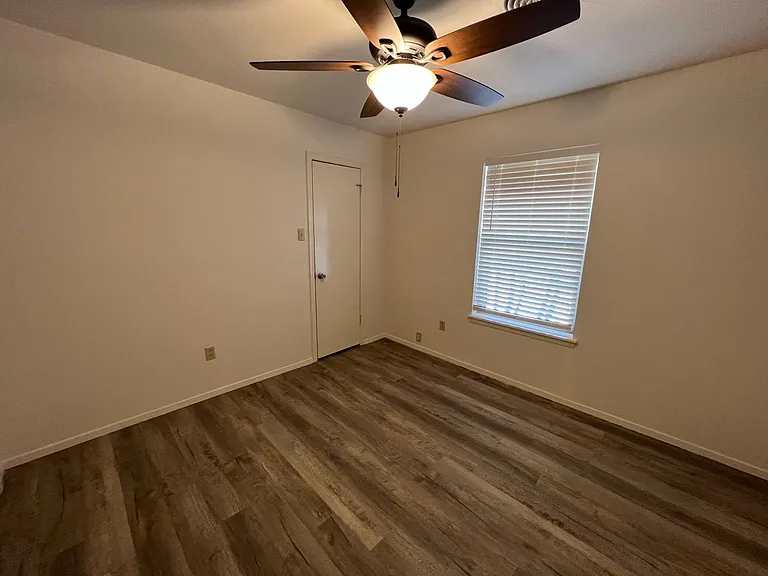 8001 Weehunt Ct — Photo 11
