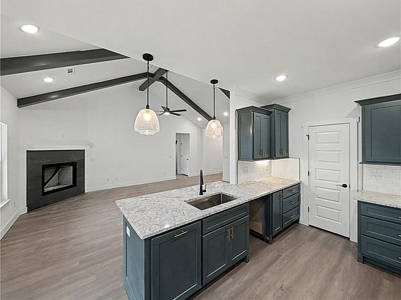 5th image of 43 Blairgowrie Dr