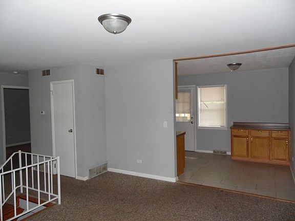 5th image of 117 N Pine Ln