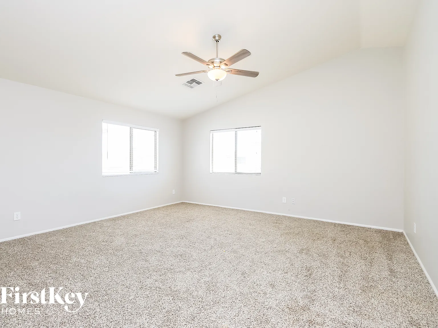 4 bed, 2.5 bath, 2184 sqft, $2,050 — Photo 3