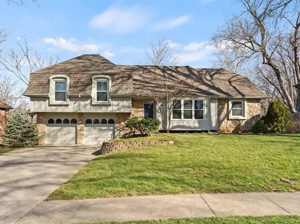 7916 W 98th Ter, Overland Park, KS 66212