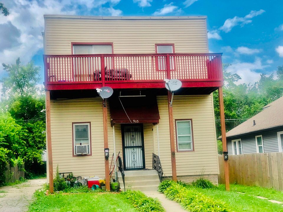 2nd image of 905 W Park Ave