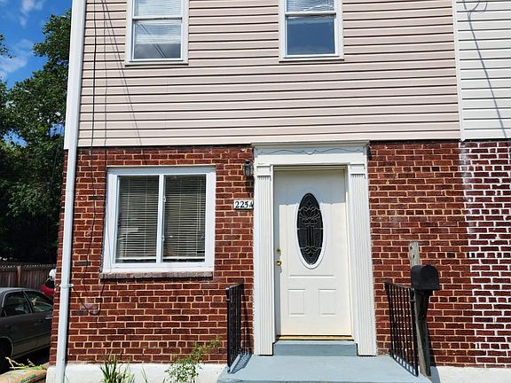2nd image of 2254 Sweetbriar Dr