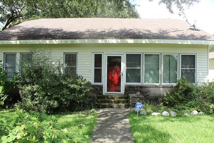 1st image of 315 Avenue D