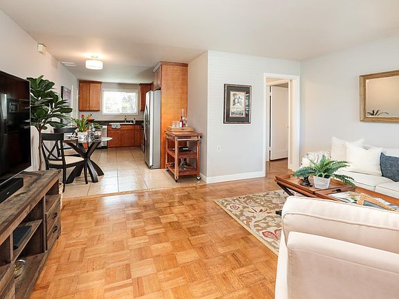 5th image of 1853 Arbor Dr