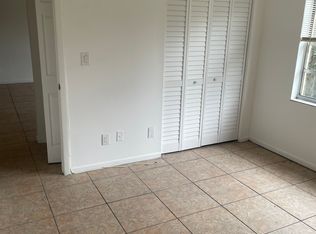 8611 N 39th St, Tampa, FL 33604