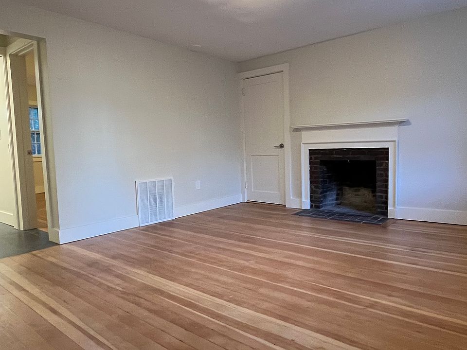 2nd image of 38 Gibson St #U5