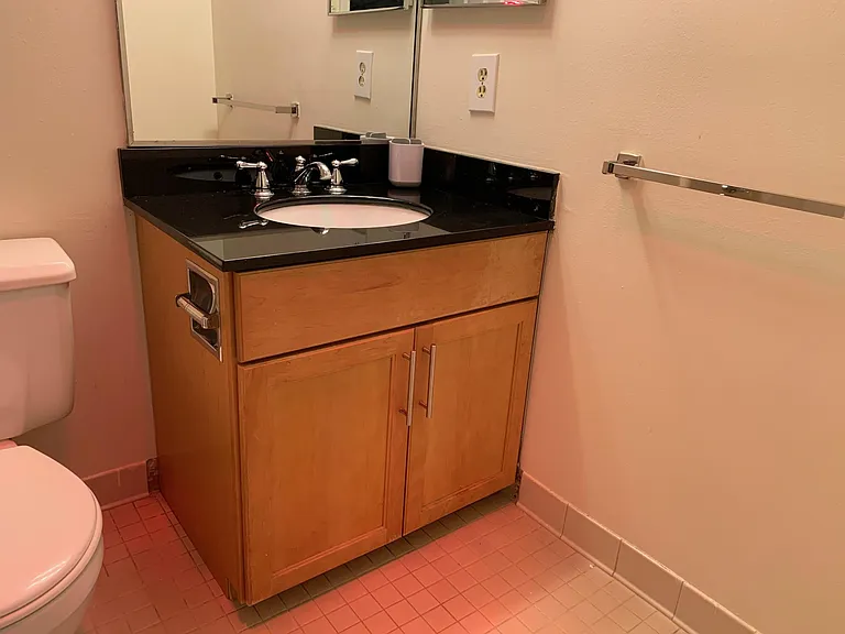 348 Franklin St #301 — Photo 16