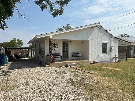 3rd image of 407 W Maple St