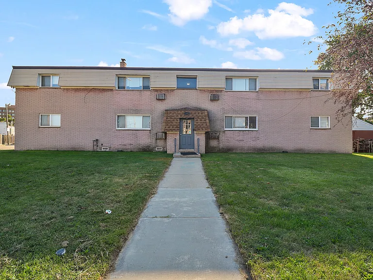 1304 Morris Ave #4 — Photo 3