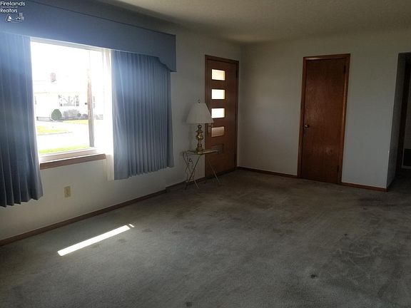 2nd image of 417 Rockwell St