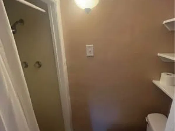 Studio, 200 sqft, $800 — Photo 4