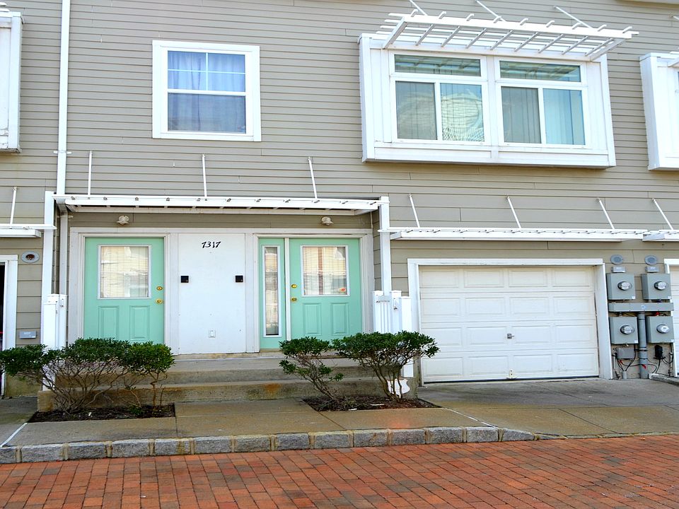 1st image of 7317 Arverne Mews Dr