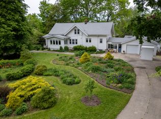 4 Dunbar Dr, Bloomington, IL