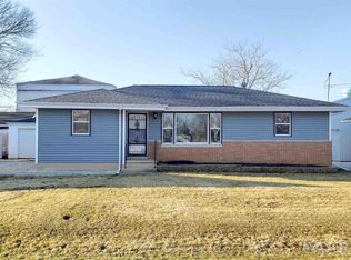 303 E Essex St, Glasford, IL 61533