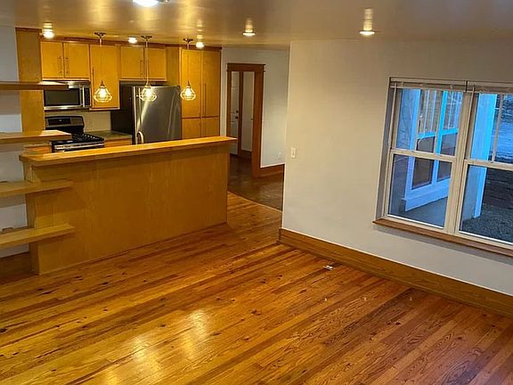 2nd image of 608 N Assembly Dr