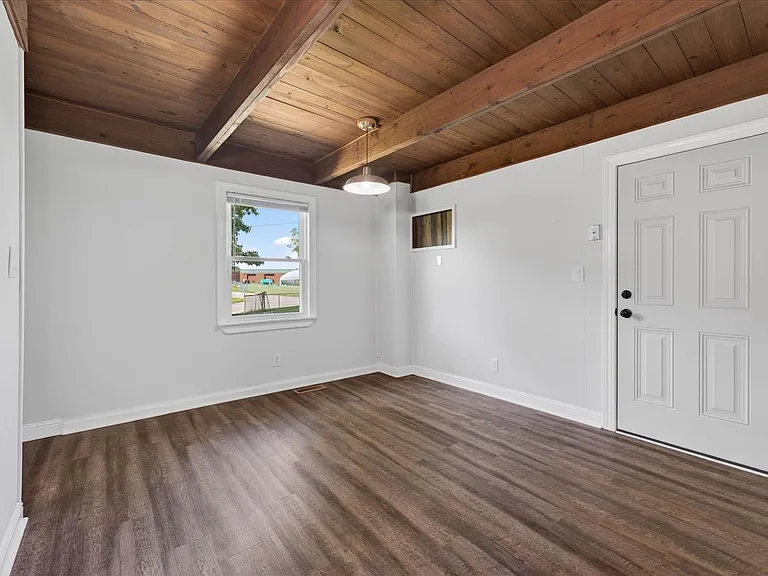 444 Appleton Dr — Photo 11