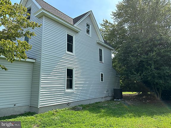 2nd image of 1014 Cedar St