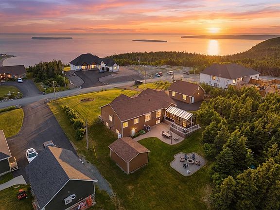 3rd image of 206 Summit Drive