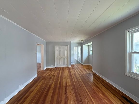 2nd image of 1214 Queen St