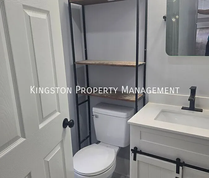 451 E Maxwell St #1 — Photo 3
