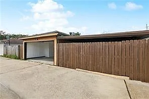 4417 Duplessis St — Photo 24
