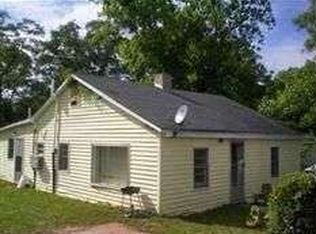 403 Duckett St, Laurens, SC 29360