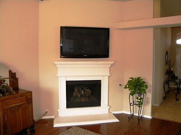 4th image of 3060 Bigleaf Dr