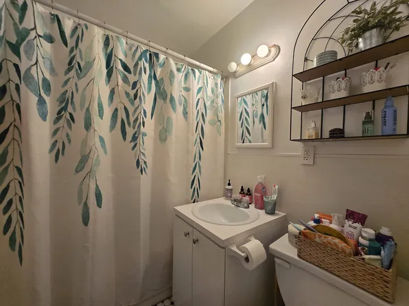 1378 Lexington Avenue image 8 of 9