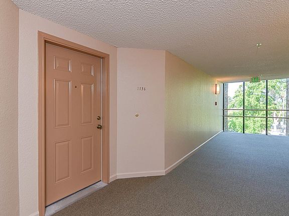 3rd image of 1136 La Terrace Cir