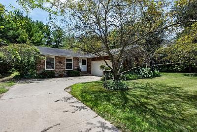 1st image of 9821 W Marguerite Ln