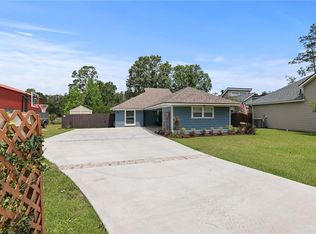 31344 River Pines Dr, Springfield, LA 70462