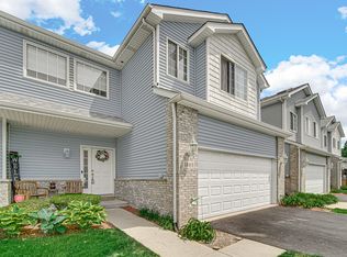1805 Waters Edge Dr, Minooka, IL 60447