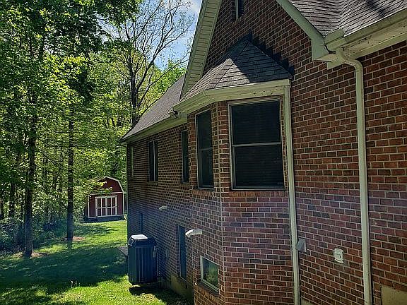 5th image of 901 Kerns Dr