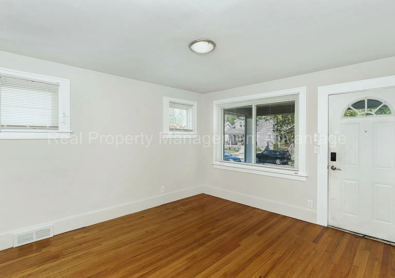 316 Spencer — Photo 4