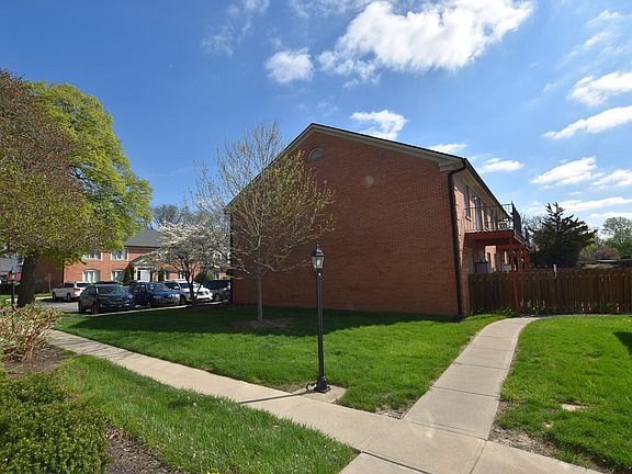4th image of 1176 Canterbury Ct #A
