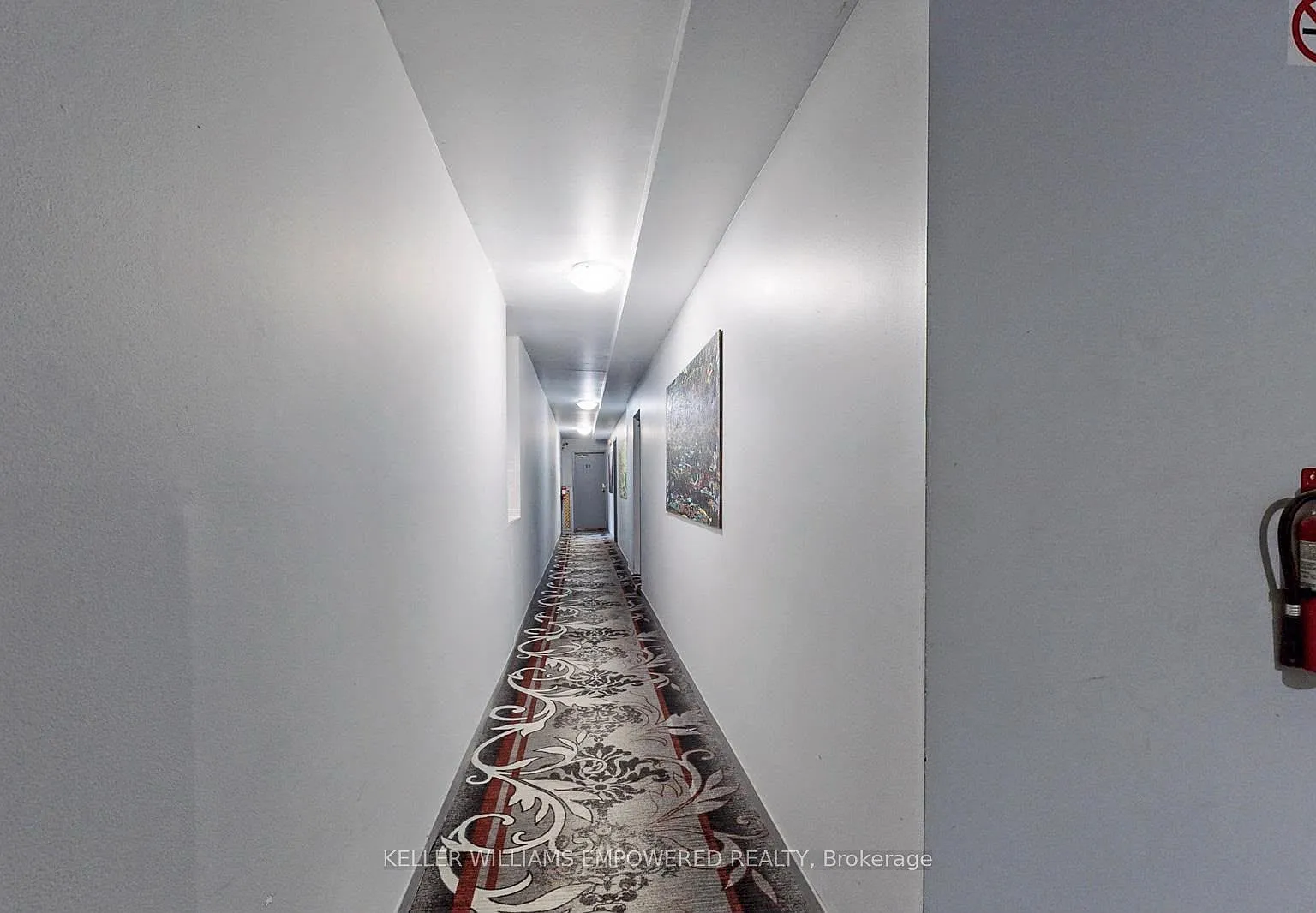 Pape Residences — Photo 3