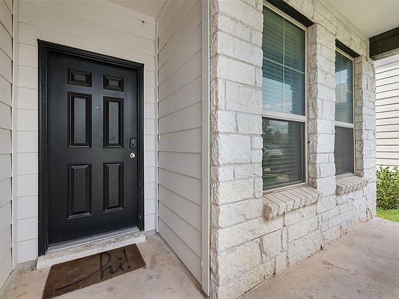 3rd image of 2204 Cliffbrake Way