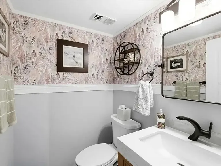 1433 Mediterranean Dr #E — Photo 11