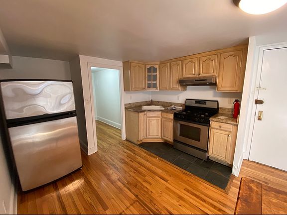 3rd image of 569 7th St APT 1