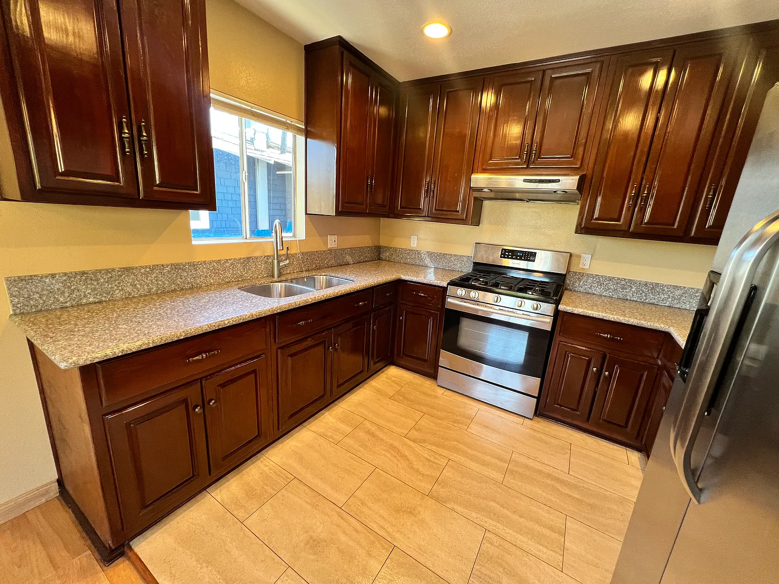2 bed, 1000 sqft, $2,800 — Photo 4