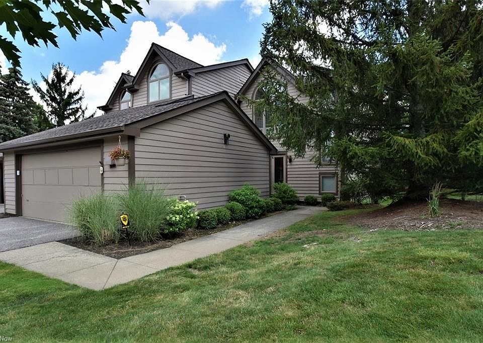 1st image of 6 Windrush Ln
